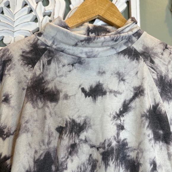 Lush NWOT Mock Neck Tie Dy Sweatshirt Purple/Black/Blue Drawstring Hem Small - Picture 5 of 5